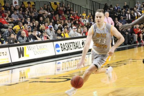 Senior Meininger is leaving everything on the court