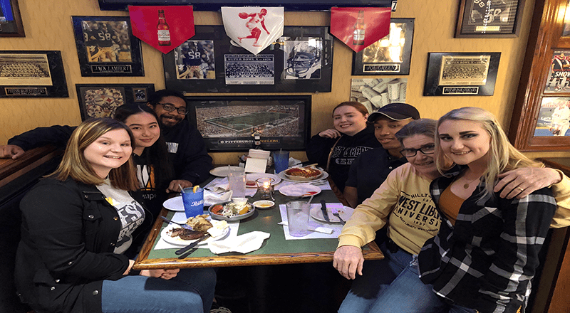 Communications capstone students held successful celebrity server night at Undo’s