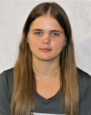 Daria Shchoma is a WLU freshman and tennis athlete from Ukraine.